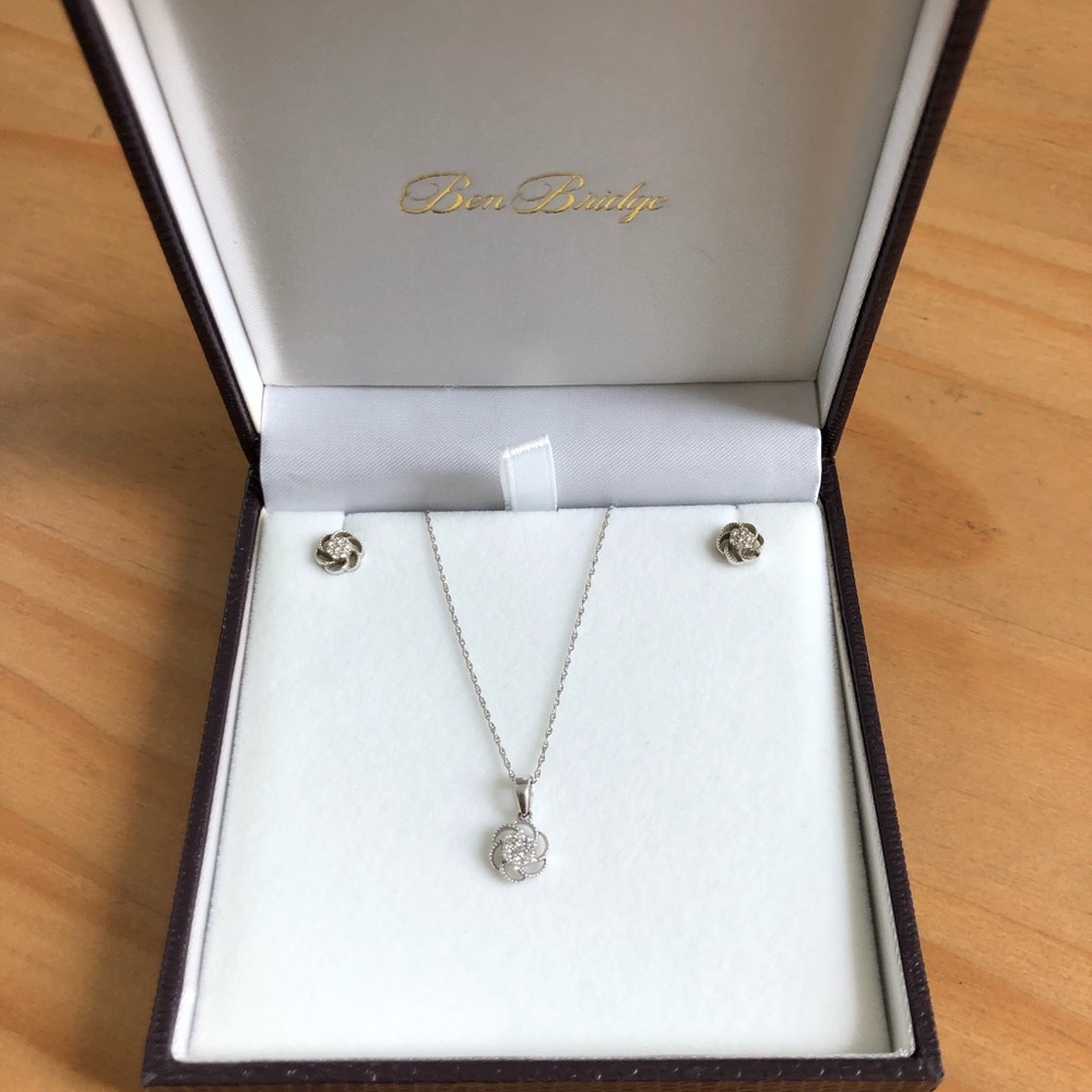 NEVER WORN Ben Bridge Floral Cluster Earring and Necklace Set